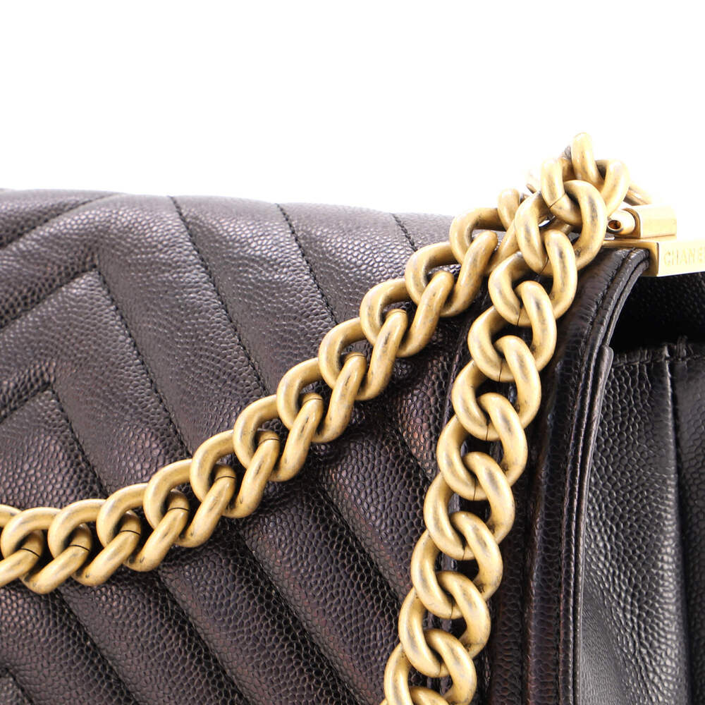 Chanel Old Medium Boy Flap Bag Chevron Caviar - Picture 6 of 6
